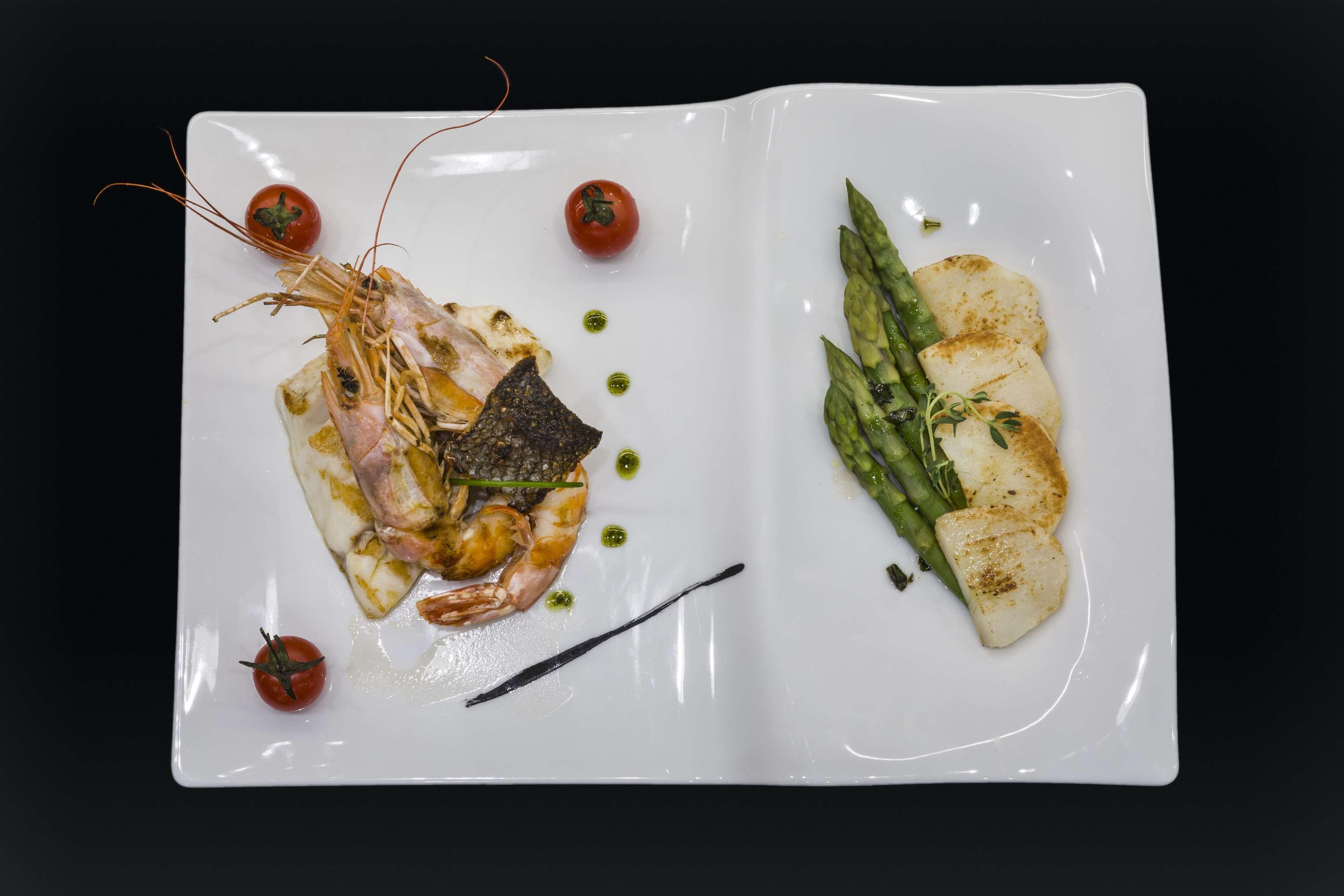 Lhp Hotel River & Spa Florence Exterior photo A plate of shrimp and scallops